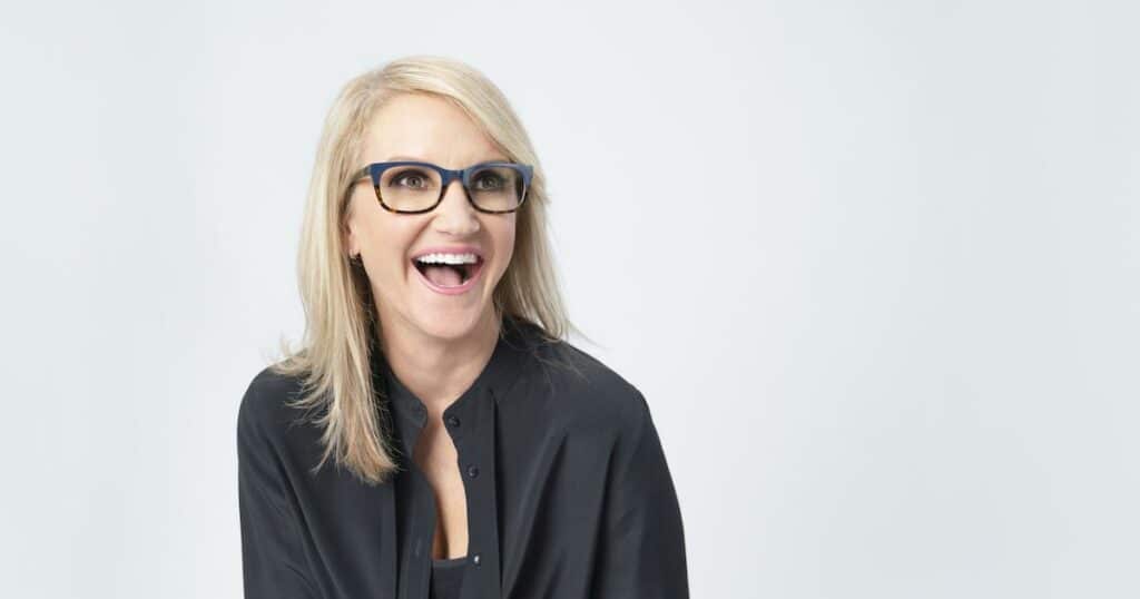 Read article: Manage Your Mindset with Mel Robbins’ Wake-Up Routine